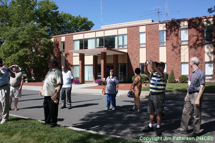 N4CE_JIM_CANON 300D - 3905 GANG AT ARRL.jpg